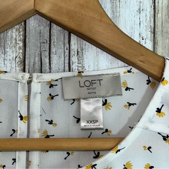 Loft White Floral Flutter Sleeve Blouse - Picture 5 of 5